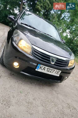 Хэтчбек Dacia Sandero 2009 в 