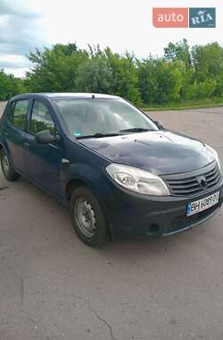 Хэтчбек Dacia Sandero 2009 в 