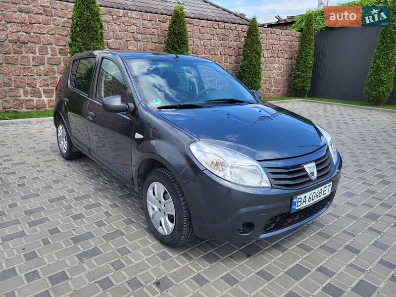 Хетчбек Dacia Sandero 2009 в Кропивницькому