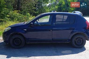 Хетчбек Dacia Sandero 2009 в Золочеві