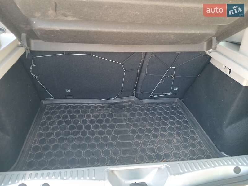 Хэтчбек Dacia Sandero 2014 в Александрие