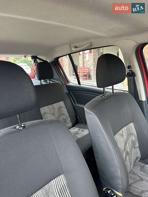 Хэтчбек Dacia Sandero 2010 в Тернополе