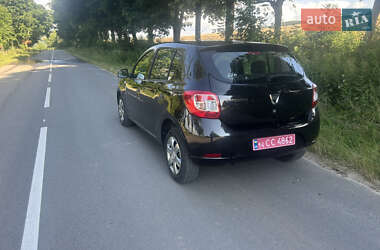 Хэтчбек Dacia Sandero 2015 в 