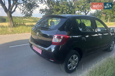 Хэтчбек Dacia Sandero 2015 в 