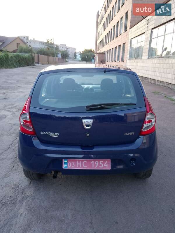 Хэтчбек Dacia Sandero 2009 в Конотопе