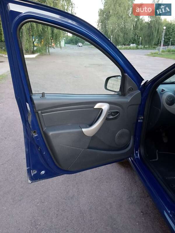Хэтчбек Dacia Sandero 2009 в Конотопе