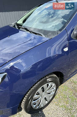 Хэтчбек Dacia Sandero 2015 в 