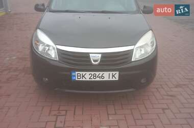 Хэтчбек Dacia Sandero 2010 в Ровно