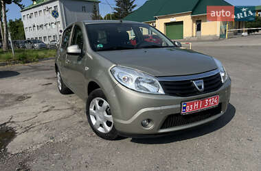 Хетчбек Dacia Sandero 2011 в Сумах