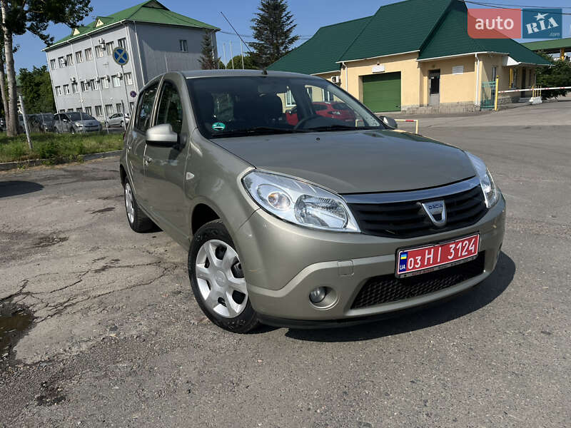 Dacia Sandero 2011