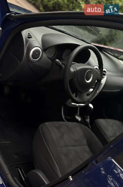 Хэтчбек Dacia Sandero 2010 в 