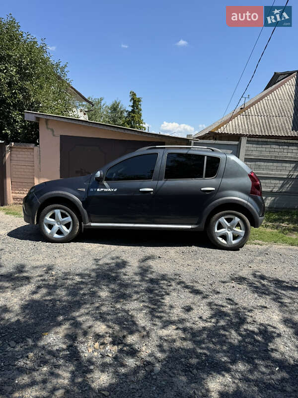 Хэтчбек Dacia Sandero 2009 в Харькове