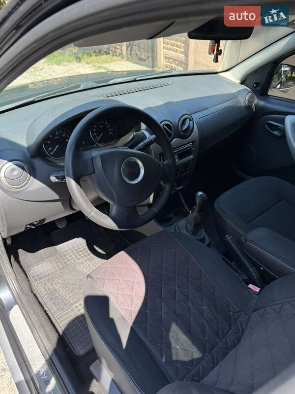 Хэтчбек Dacia Sandero 2009 в Харькове