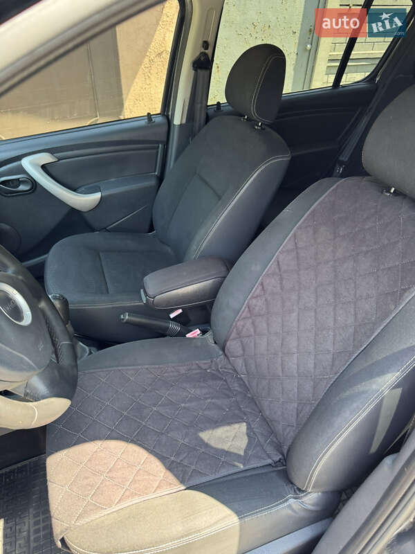 Хэтчбек Dacia Sandero 2009 в Харькове