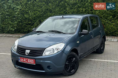 Хэтчбек Dacia Sandero 2009 в Луцке