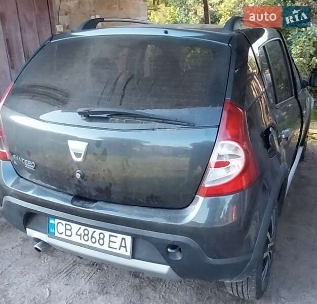 Хэтчбек Dacia Sandero 2010 в Чернигове