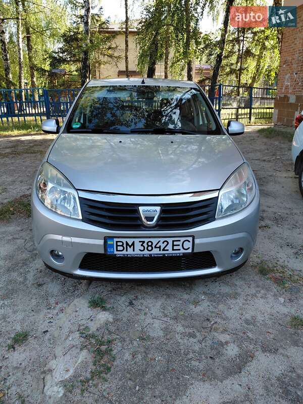 Хетчбек Dacia Sandero 2008 в Охтирці