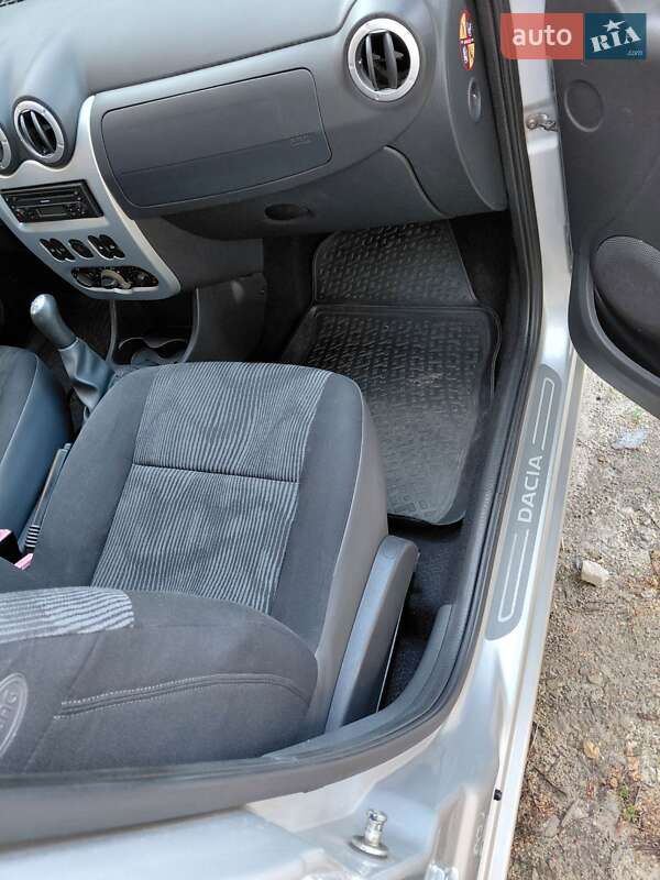 Хетчбек Dacia Sandero 2008 в Охтирці