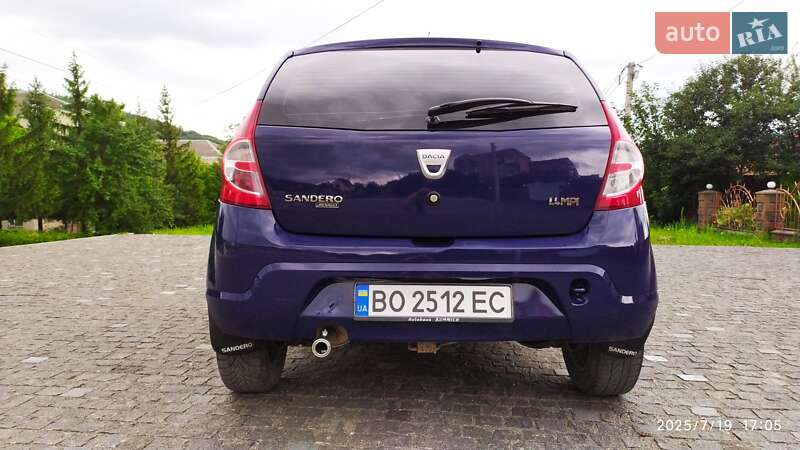 Хэтчбек Dacia Sandero 2009 в Кременце
