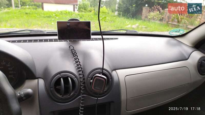 Хэтчбек Dacia Sandero 2009 в Кременце