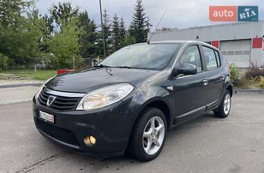 Хетчбек Dacia Sandero 2012 в Львові