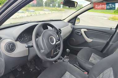 Хэтчбек Dacia Sandero 2010 в 