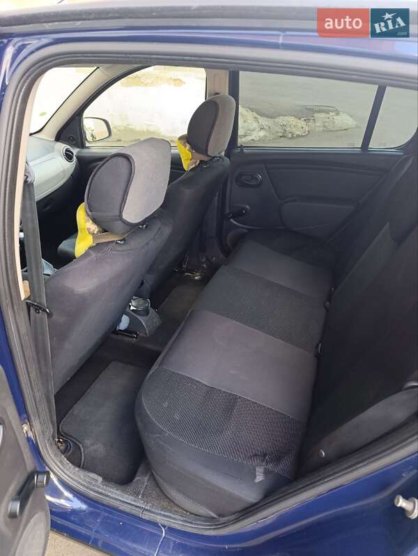 Хетчбек Dacia Sandero 2009 в Тернополі