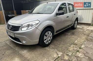 Хэтчбек Dacia Sandero 2008 в Сумах