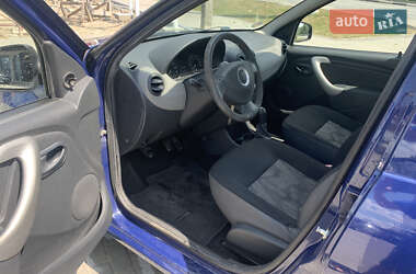 Хэтчбек Dacia Sandero 2009 в 