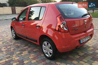 Хетчбек Dacia Sandero 2009 в 