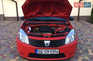 Хетчбек Dacia Sandero 2009 в 