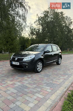 Хетчбек Dacia Sandero 2009 в Миргороді