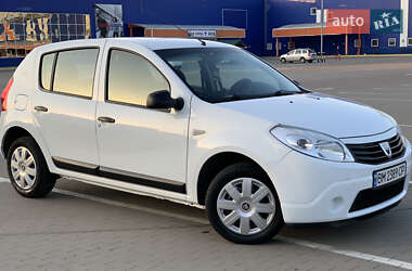 Хэтчбек Dacia Sandero 2011 в Сумах