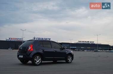 Хетчбек Dacia Sandero 2009 в Дніпрі