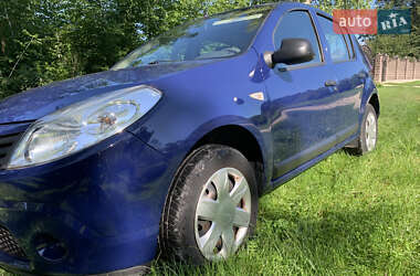 Хэтчбек Dacia Sandero 2009 в Вишневце