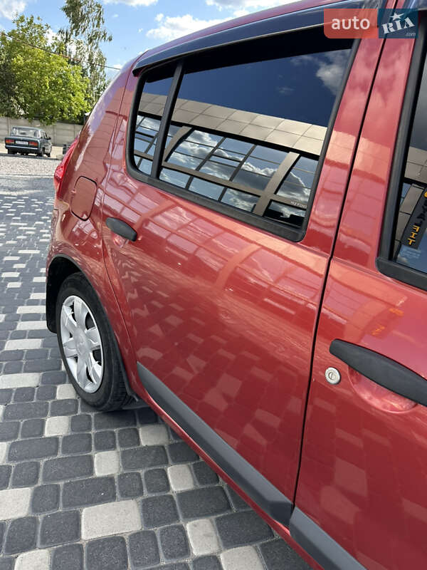 Хэтчбек Dacia Sandero 2009 в Хмельницком