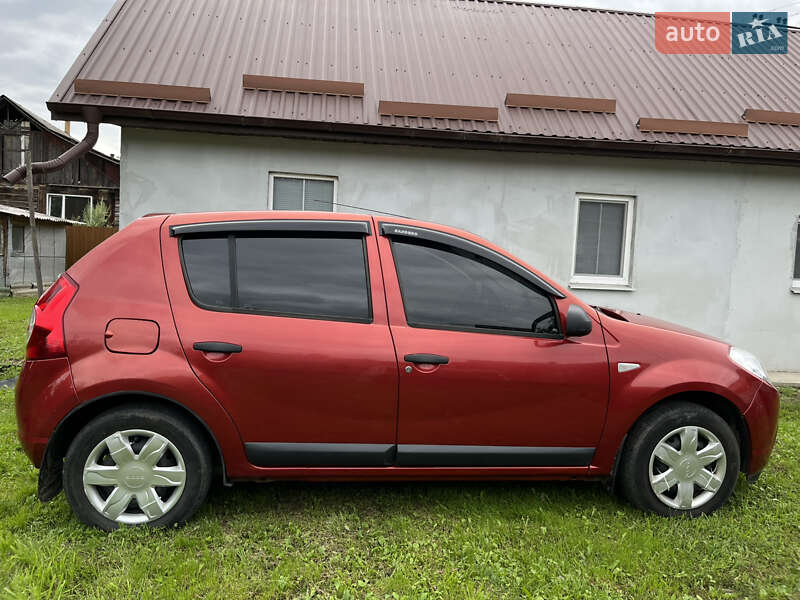 Хэтчбек Dacia Sandero 2009 в Хмельницком