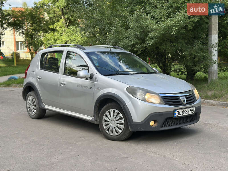 Dacia Sandero 2011