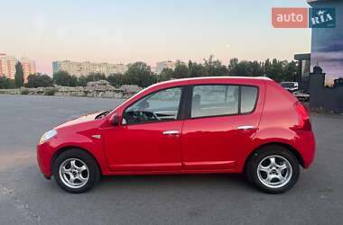 Хэтчбек Dacia Sandero 2008 в Харькове