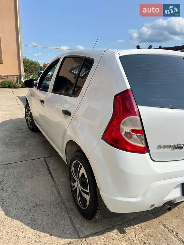 Хэтчбек Dacia Sandero 2008 в Черновцах фото 5 Хэтчбек Dacia Sandero 2008 в Черновцах