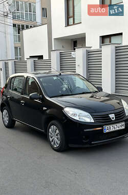 Хэтчбек Dacia Sandero 2009 в Виннице