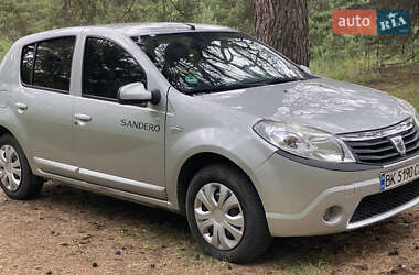 Хэтчбек Dacia Sandero 2012 в Изяславе