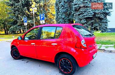 Хэтчбек Dacia Sandero 2009 в Полтаве