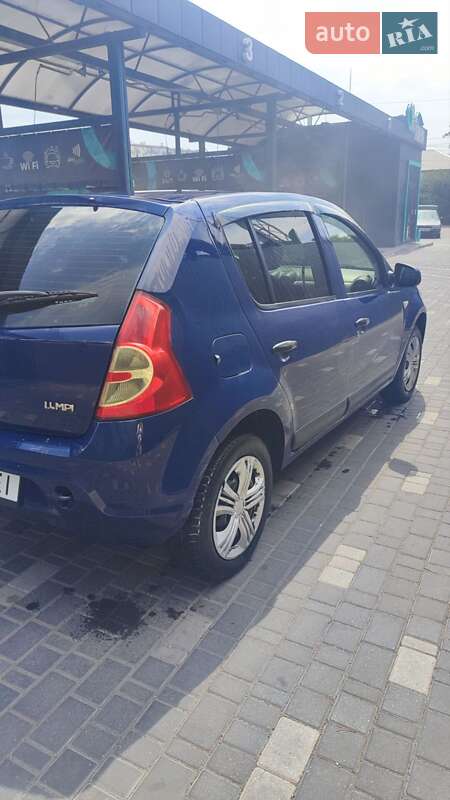 Хэтчбек Dacia Sandero 2009 в Николаеве фото 4 Хэтчбек Dacia Sandero 2009 в Николаеве