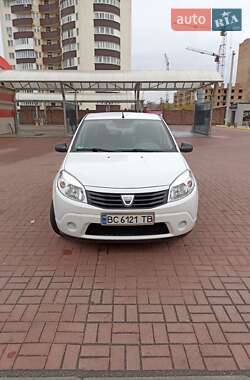 Хэтчбек Dacia Sandero 2010 в Ровно