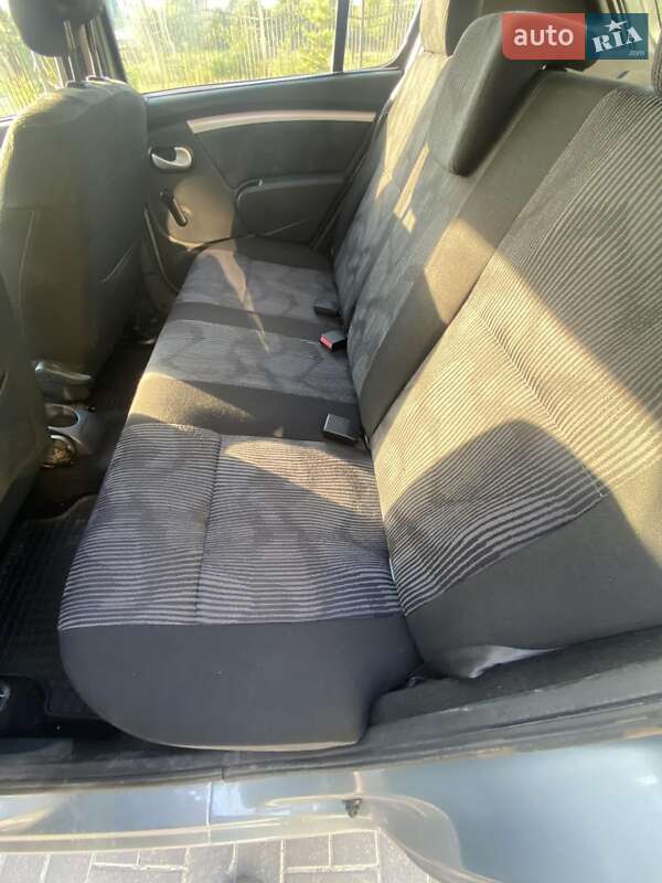 Хэтчбек Dacia Sandero 2009 в Ивано-Франковске