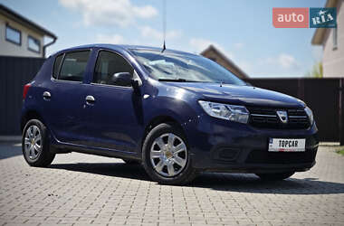 Хэтчбек Dacia Sandero 2017 в Хмельницком