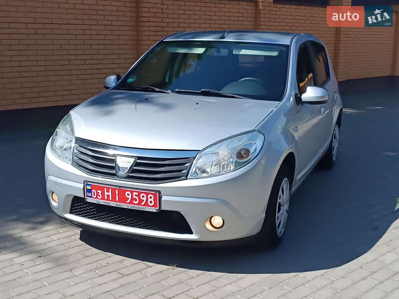 Хэтчбек Dacia Sandero 2009 в Красилове