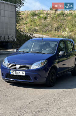 Хэтчбек Dacia Sandero 2009 в 