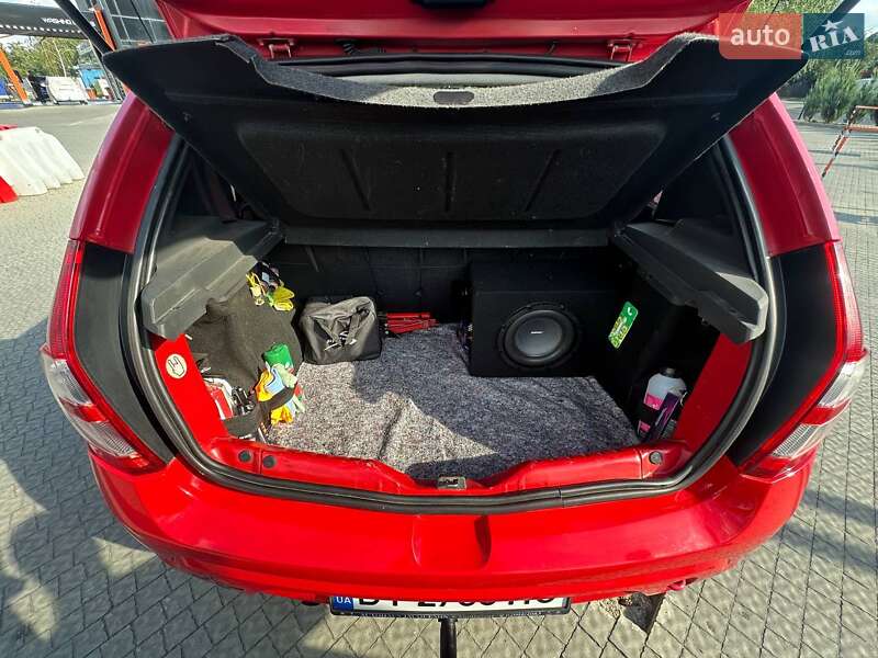 Хэтчбек Dacia Sandero 2009 в Полтаве